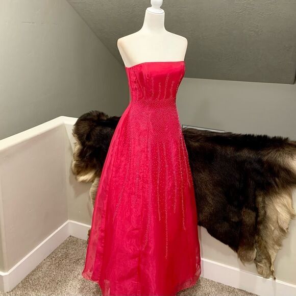Strapless & Back Cut-out Beaded Organza Party Dress - Picture 3 of 15